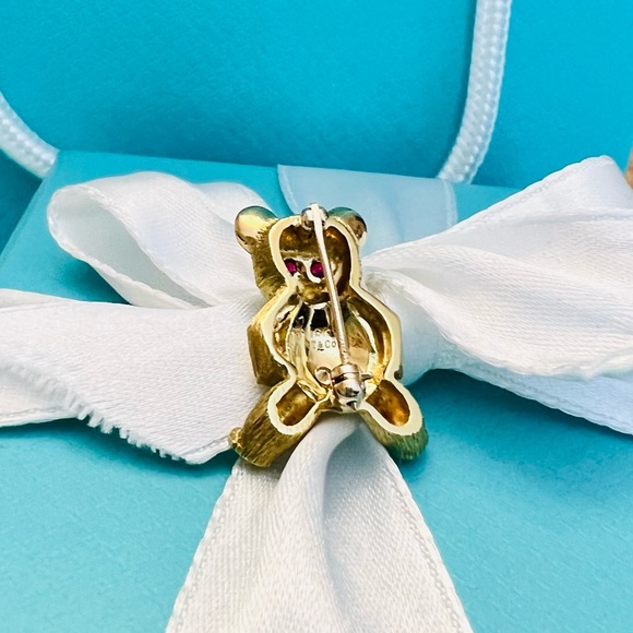 ❌❌SOLD ❌❌♥️ 18K Yellow Gold Diamond Ruby Teddy Bear Brooch Pin ♥️
Diamond Ruby - Picture 6 of 9